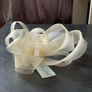 Beautiful Cream Fascinator